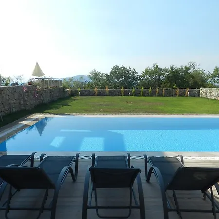 Villa New Age Oleander And Meander *