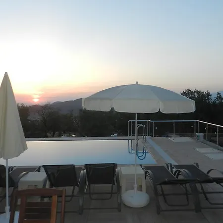 New Age Oleander And Meander Villa *